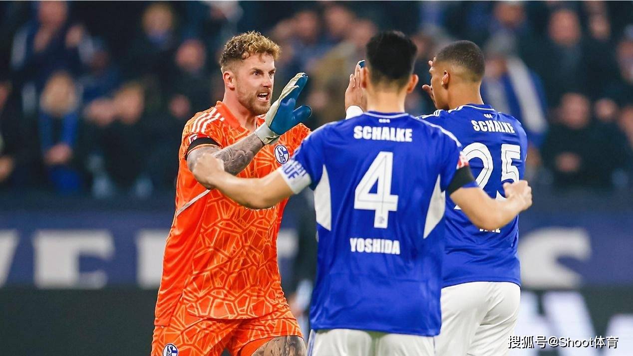 bob体育-包含沙尔克重演逆袭传奇，豪取关键胜利提振士气的词条