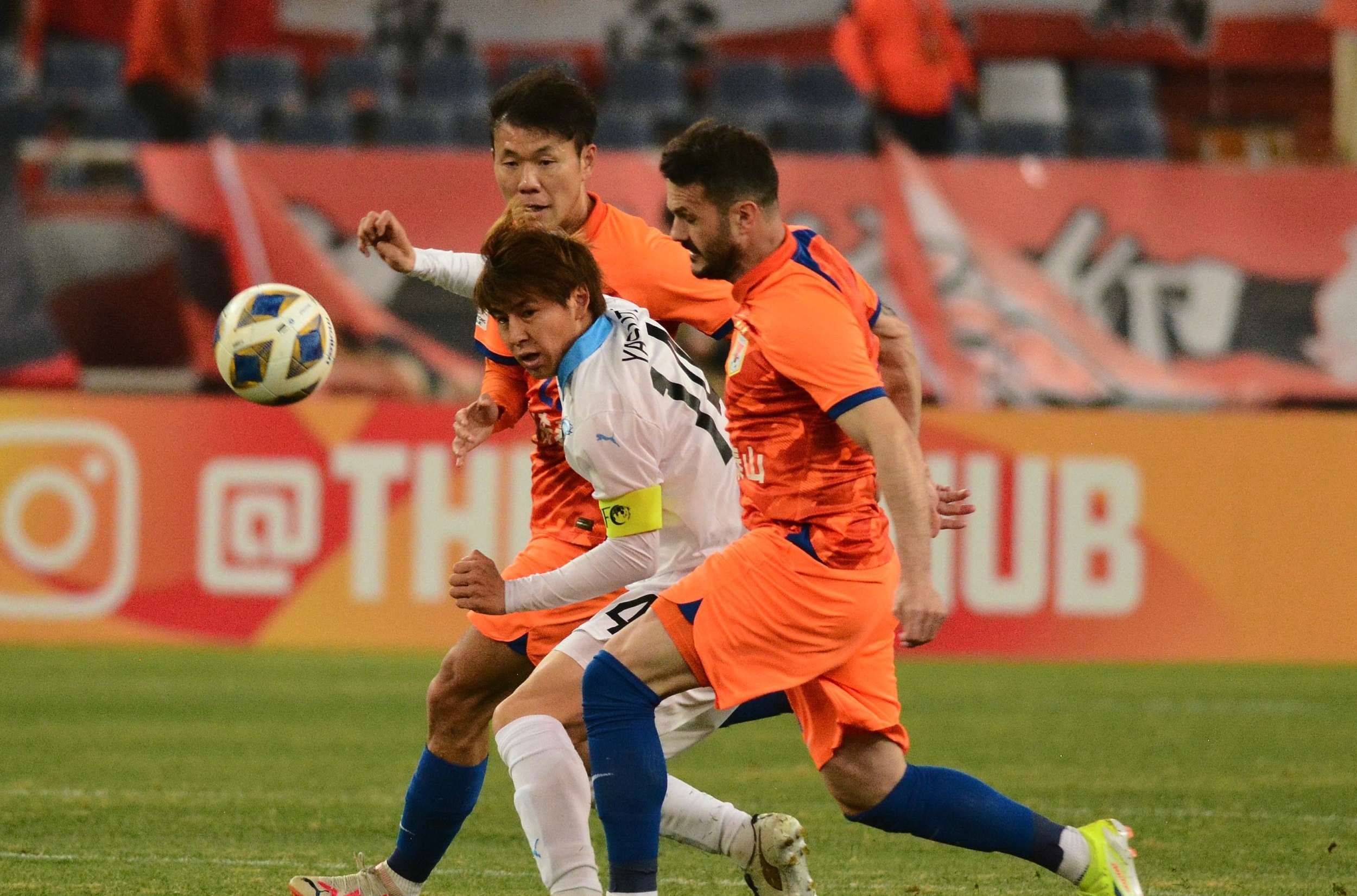 包含曼谷联重振旗鼓，亚冠赛场赛风再转的词条