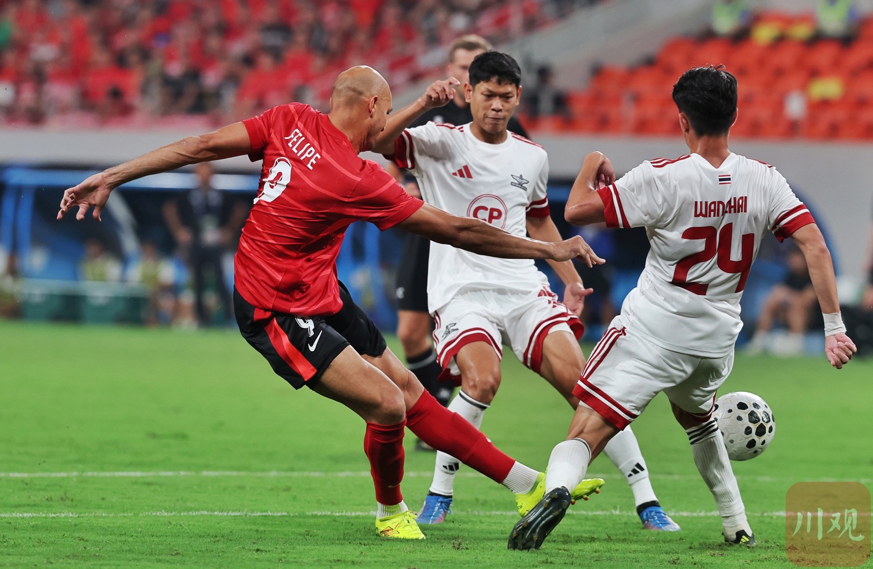 包含曼谷联重振旗鼓，亚冠赛场赛风再转的词条